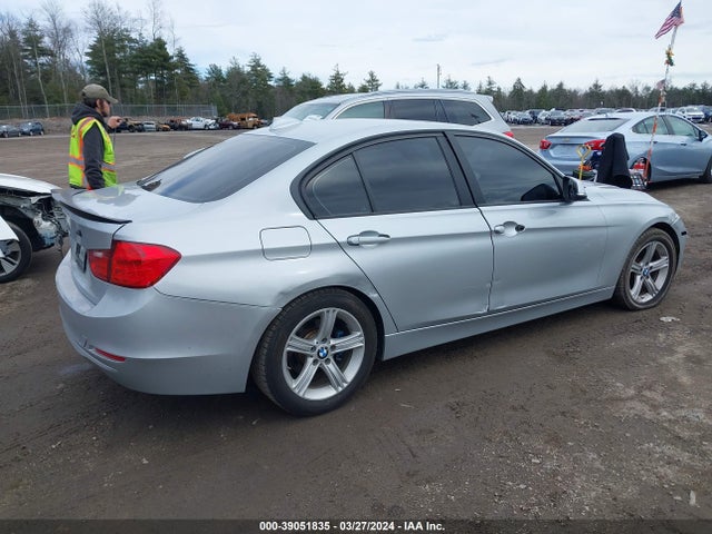 BMW 320i Xdrive 2014 WBA3C3G56ENS72650 Image 13