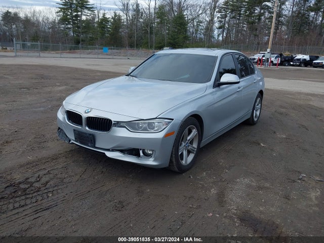 BMW 320i Xdrive 2014 WBA3C3G56ENS72650 Image 2