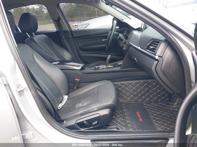 BMW 320i Xdrive 2014 WBA3C3G56ENS72650 Image 5