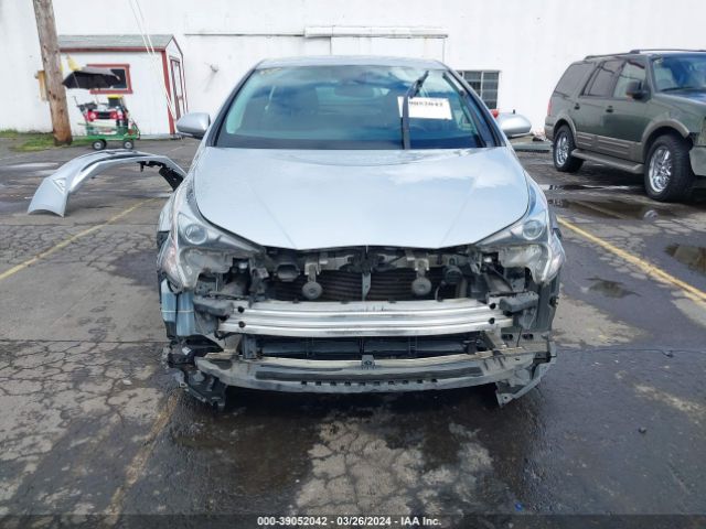 JTDKARFU5H3036572 Toyota Prius Three Touring