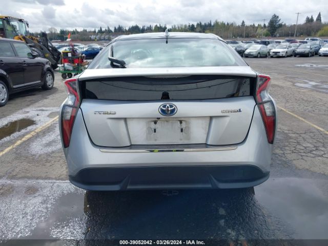 JTDKARFU5H3036572 Toyota Prius Three Touring