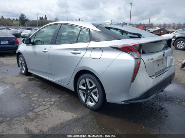 JTDKARFU5H3036572 Toyota Prius Three Touring