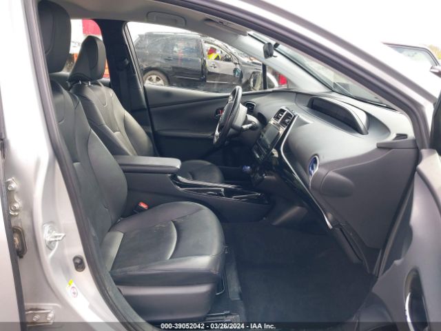 JTDKARFU5H3036572 Toyota Prius Three Touring