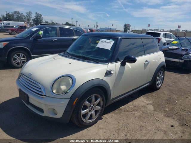 2007 MINI COOPER WMWMF33527TT56285 Photo 1