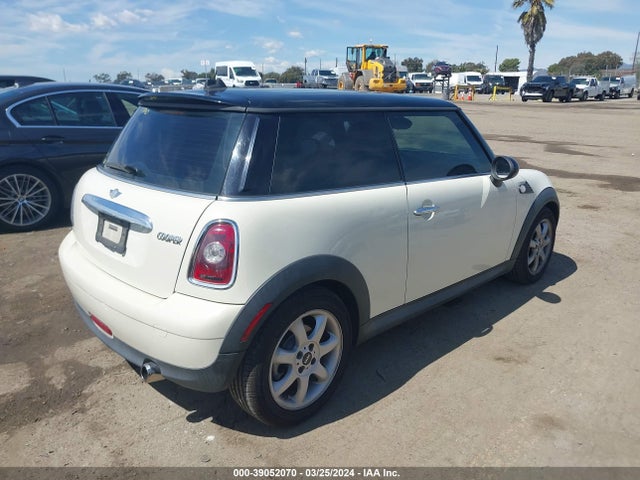 2007 MINI COOPER WMWMF33527TT56285 Photo 3