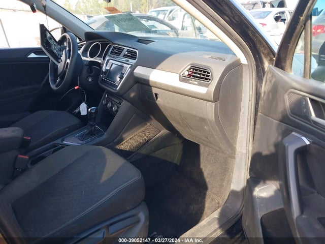 3VV1B7AX5MM002656 Volkswagen Tiguan 2.0t S
