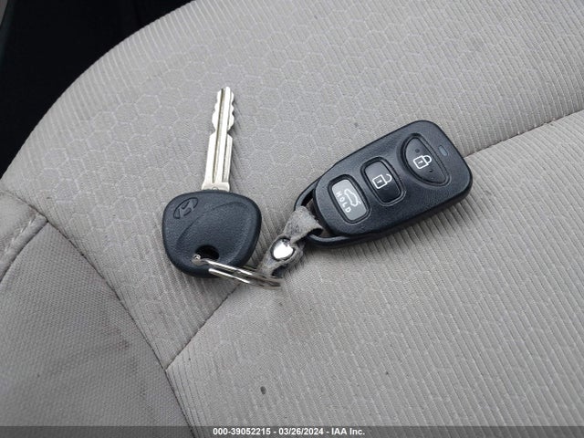 Hyundai ELANTRA SE 2017 5NPD84LFXHH036682 Image 11