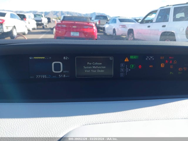 Toyota Prius Three Touring 2018 JTDKARFU8J3549689 Image 7
