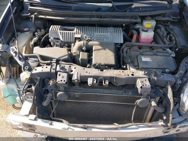 Toyota Prius Three 2015 JTDKN3DU3F1988032 Image 10