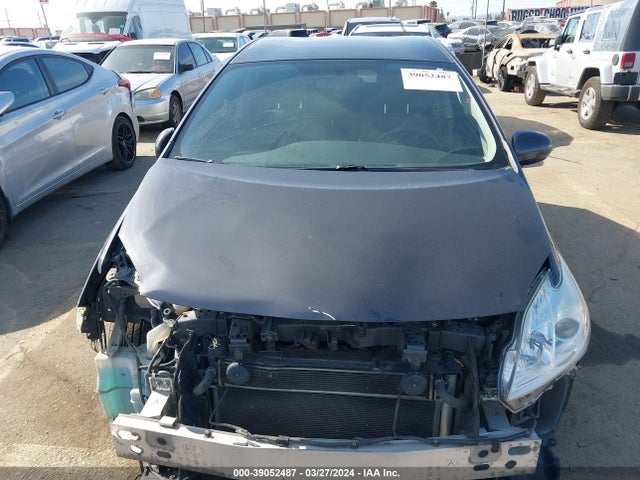 Toyota Prius Three 2015 JTDKN3DU3F1988032 Image 13