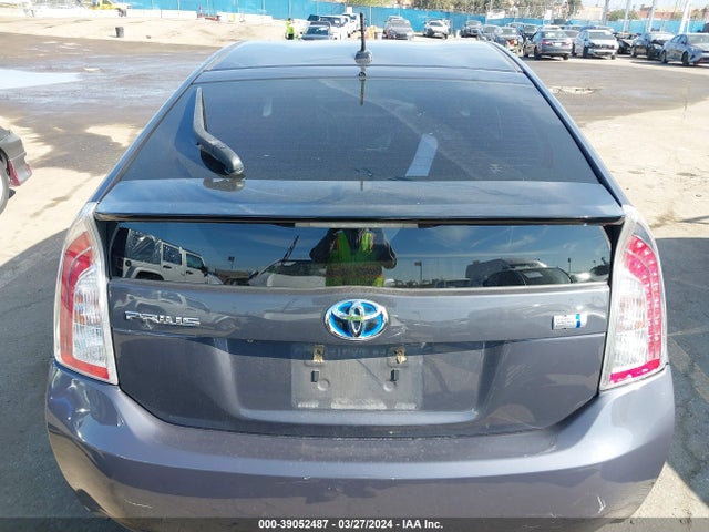 Toyota Prius Three 2015 JTDKN3DU3F1988032 Image 17