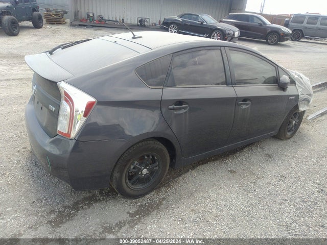 Toyota Prius Three 2015 JTDKN3DU3F1988032 Image 4