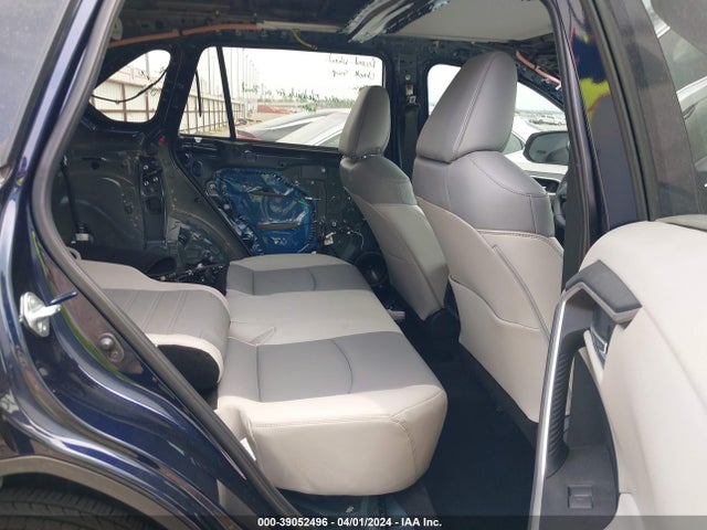 Toyota Rav4 Xle Premium 2024 2T3C1RFV3RW310637 Image 8