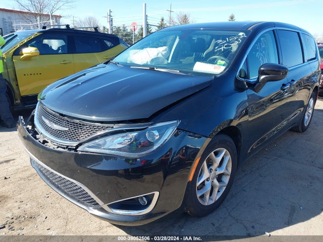 2C4RC1BG4HR817021 Chrysler Pacifica Touring Plus