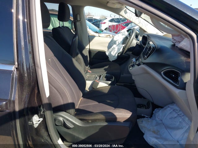 2C4RC1BG4HR817021 Chrysler Pacifica Touring Plus