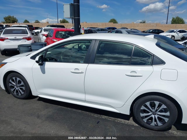 Toyota COROLLA LE 2022 JTDEAMDE0N3007827 Image 14