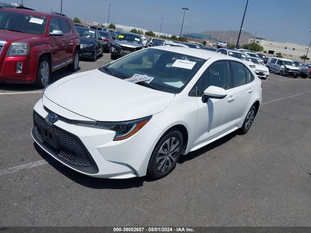 Toyota COROLLA LE 2022 JTDEAMDE0N3007827 Image 2