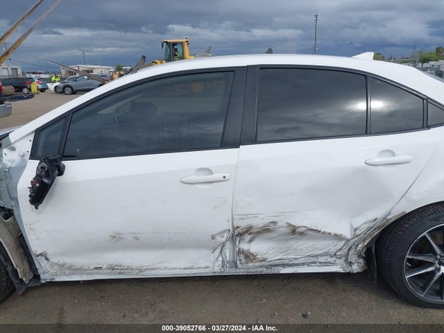 Toyota Corolla Hybrid Le 2021 JTDEAMDE2MJ011081 Image 15