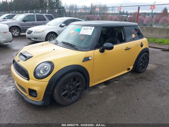 2007 MINI COOPER S WMWMF73587TL84776 Photo 1