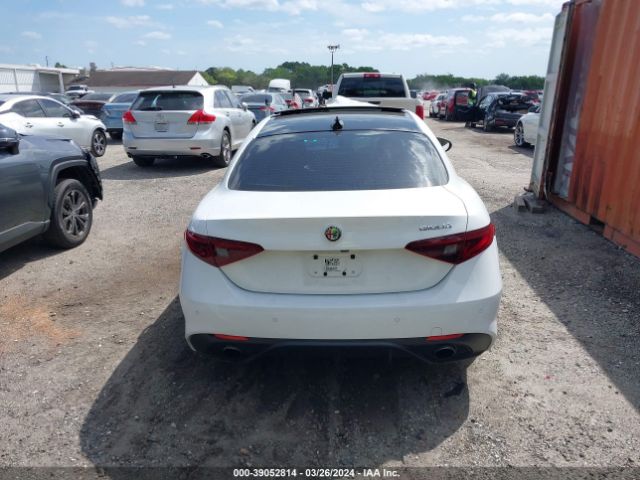 ZARFAECN7J7594550 Alfa Romeo Giulia Ti Sport Rwd