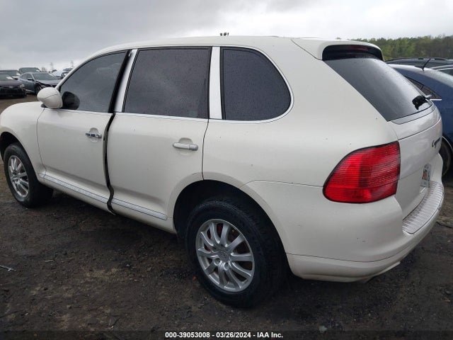 2005 PORSCHE CAYENNE WP1AA29P95LA24671 Photo 2