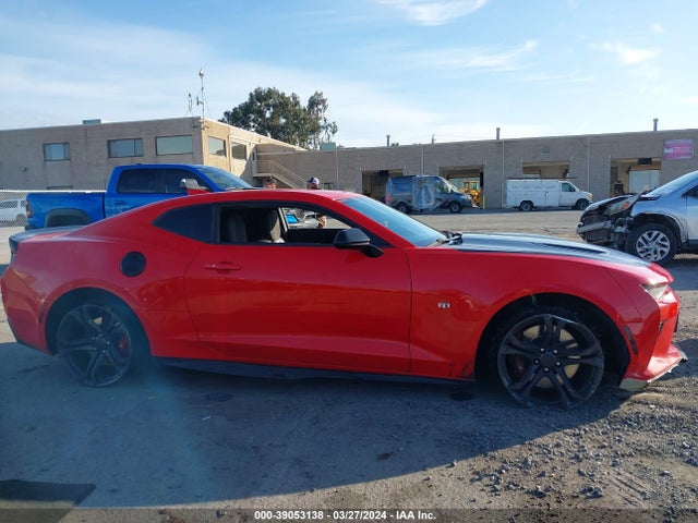 Chevrolet CAMARO 2SS 2018 1G1FG1R78J0136396 Image 13