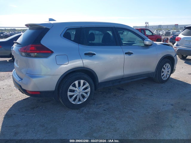 Nissan ROGUE S 2017 JN8AT2MT5HW139419 Image 4