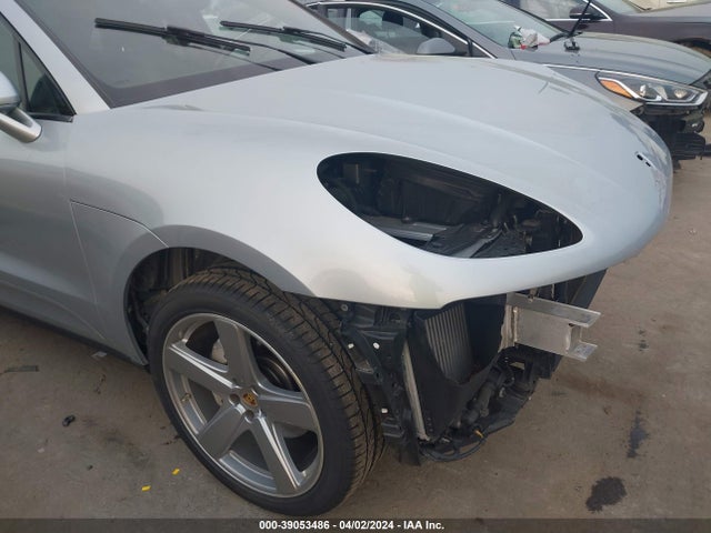 Porsche MACAN S 2018 WP1AB2A56JLB31873 Image 19