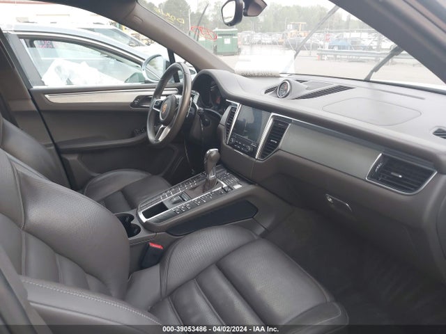 2018 PORSCHE MACAN WP1AB2A56JLB31873 Photo 4