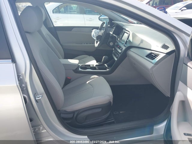 Hyundai SONATA SE 2019 5NPE24AF6KH770946 Image 5