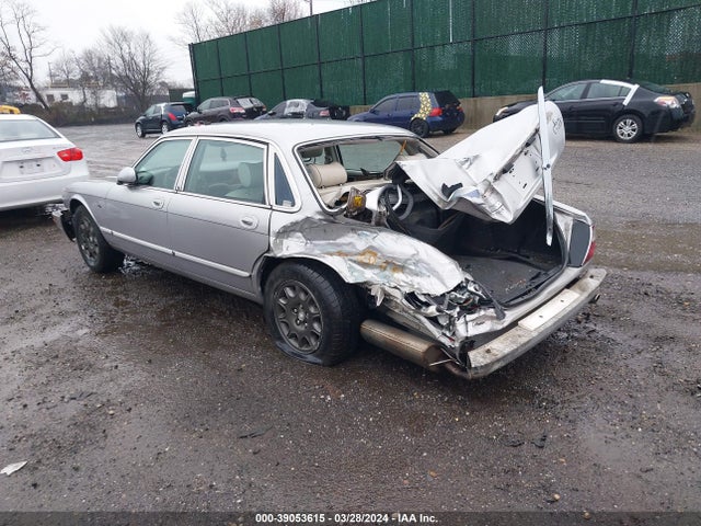 2001 JAGUAR XJ8 SAJDA23C41LF32338 Photo 2