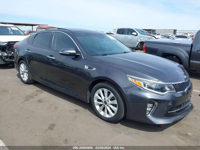 KIA Optima S 2018 5XXGT4L38JG188351 Image 1