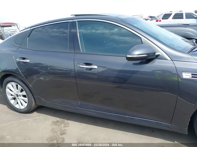 KIA Optima S 2018 5XXGT4L38JG188351 Image 13