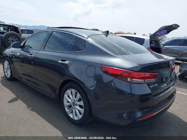 KIA Optima S 2018 5XXGT4L38JG188351 Image 3