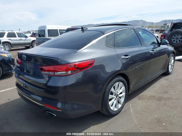 KIA Optima S 2018 5XXGT4L38JG188351 Image 4