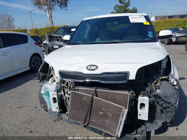 KIA Soul 2014 KNDJN2A21E7085060 Image 13