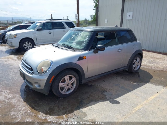 2007 MINI COOPER WMWMF33557TT51338 Photo 1