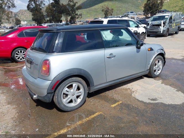 2007 MINI COOPER WMWMF33557TT51338 Photo 3