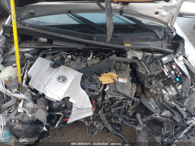 JTDKARFU7G3015821 Toyota Prius Three Touring