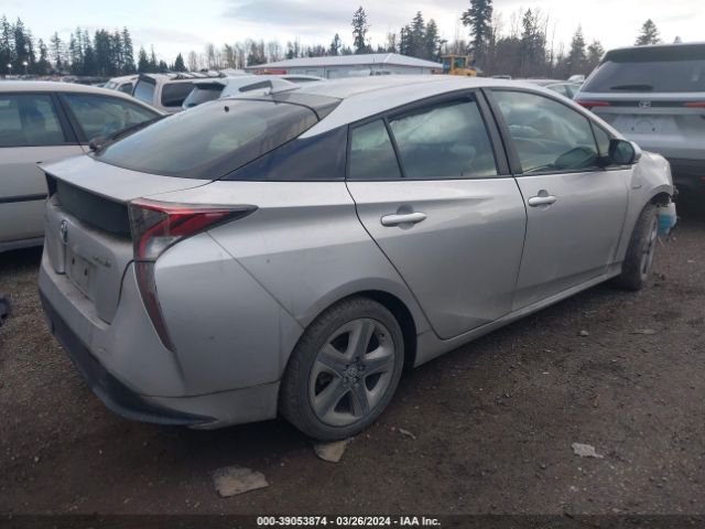 JTDKARFU7G3015821 Toyota Prius Three Touring