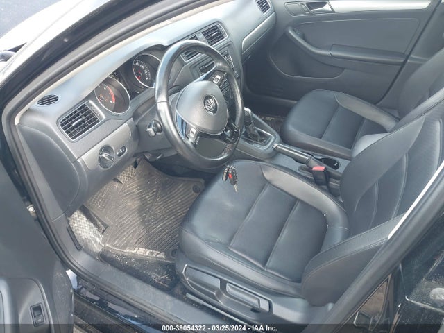 3VWD07AJ9FM419839 Volkswagen Jetta 1.8t Se