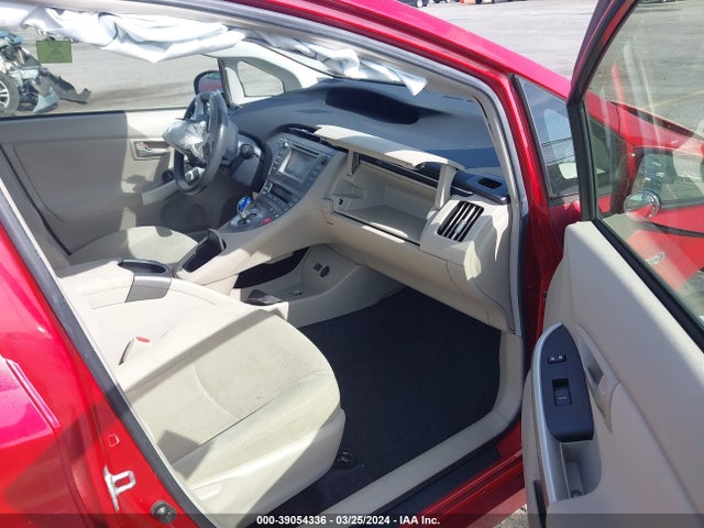 Toyota Prius Three 2015 JTDKN3DU4F0469223 Image 5