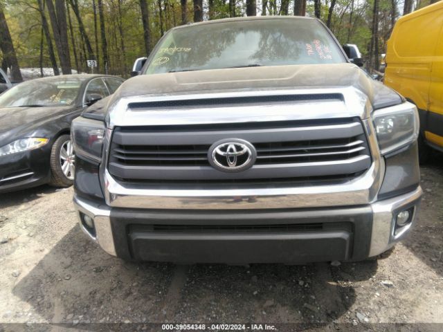 5TFRM5F18EX071132 Toyota Tundra Sr5 4.6l V8