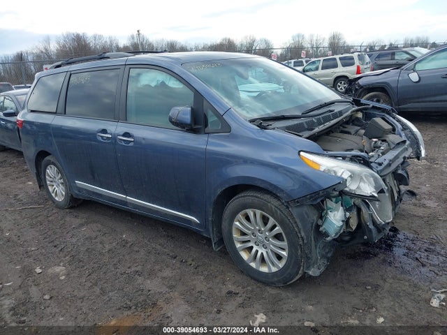 Toyota Sienna Xle 8 Passenger 2017 5TDYZ3DC0HS878535 zdjęcie główne