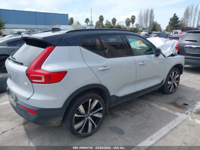 2022 VOLVO XC40 RECHARGE PURE ELECTRIC YV4ED3UR9N2780237 Photo 3