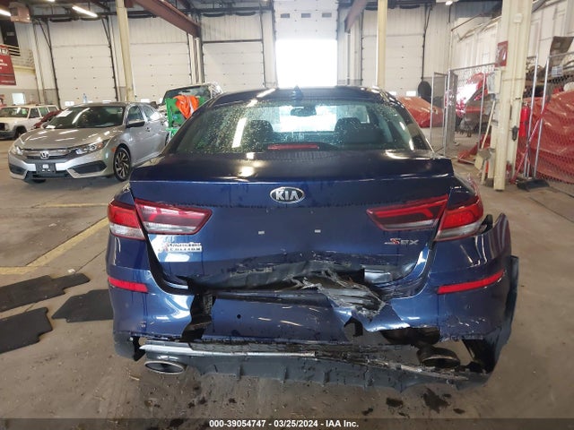 KIA OPTIMA EX 2019 5XXGU4L18KG371455 Image 16