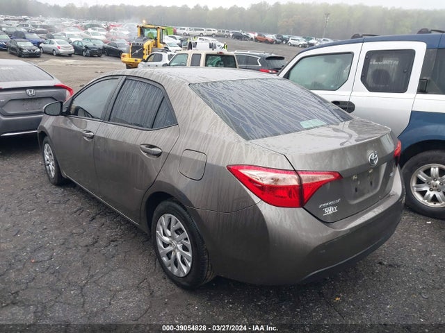 Toyota COROLLA LE 2019 5YFBURHE1KP946859 Image 3