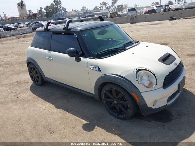 2008 MINI COOPER S WMWMF73558TV36904 Photo 0