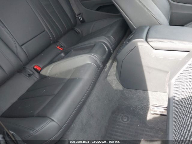 WAUPNAF59JA033807 Audi A5 2.0t Premium