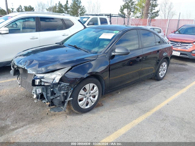 Chevrolet Cruze Ls Auto 2015 1G1PA5SG5F7284947 Image 2